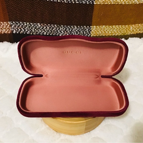 Gucci Unisex Velvet MAROON Clamshell Eyeglass Case #2 - Picture 2 of 2